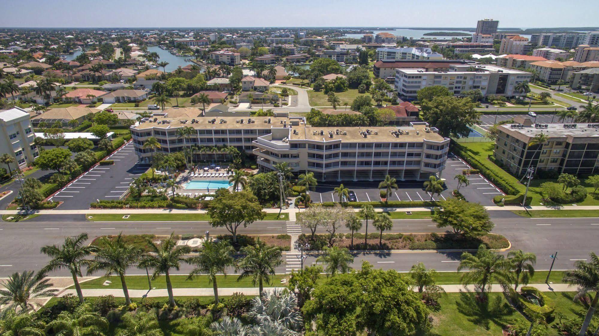 Marco Beach Vacation Suites Caxambas Ngoại thất bức ảnh