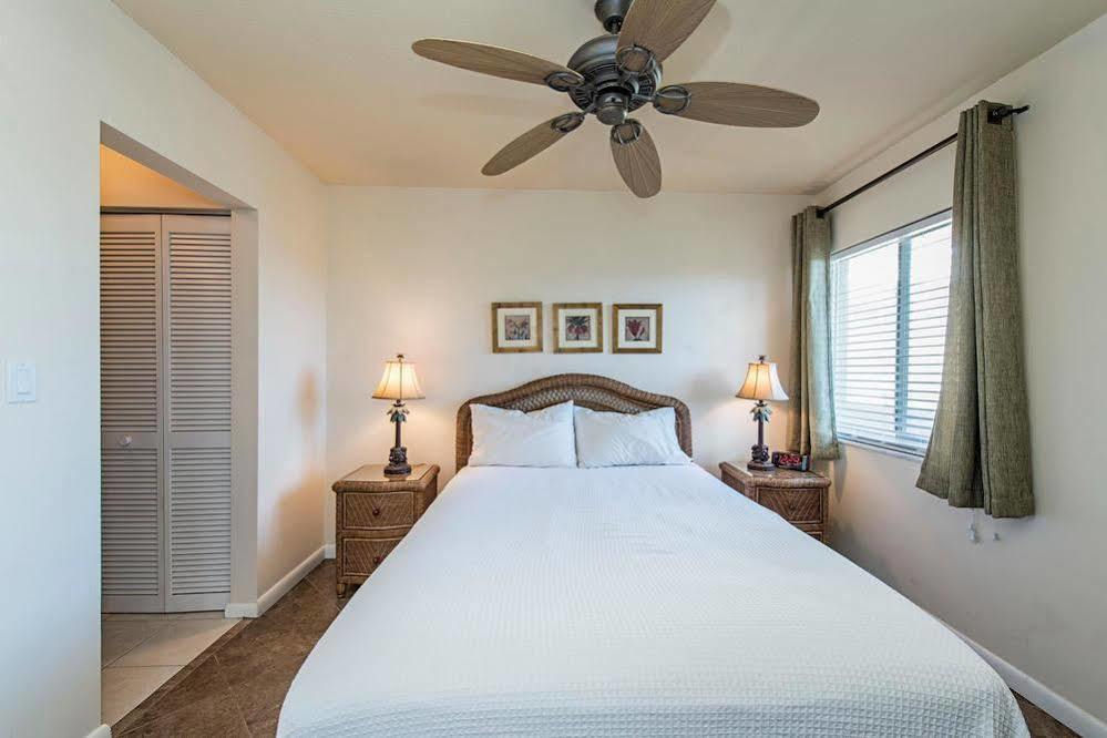 Marco Beach Vacation Suites Caxambas Ngoại thất bức ảnh